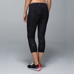 Lululemon Run: Inspire Crop II *All Luxtreme Savasana Camo 20cm New Blk